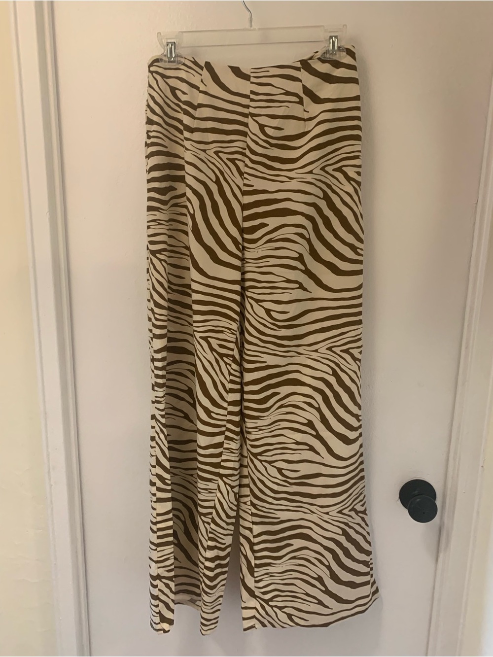 NEW SHEIN Cream and Brown Zebra Print Wide-Leg Pants. Soft Flowing Fabric. Sz 6